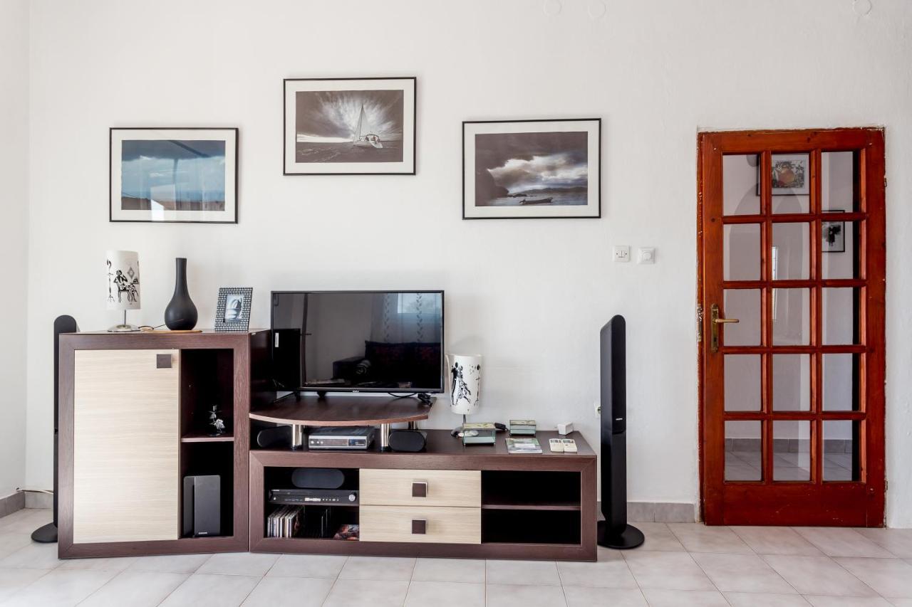 Lustica Apartments Apartment